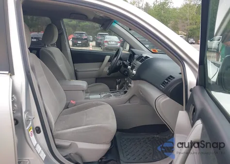 2011 Toyota Highlander Base V6 из США, поврежденный, VIN 5TDBK3EH5BS043073